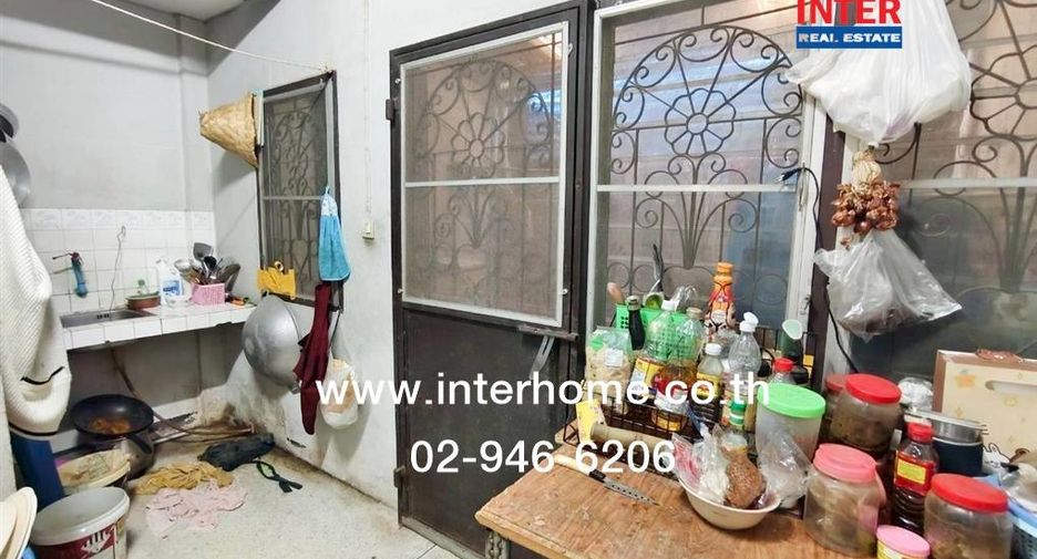 À vendre 2 chambres maison de ville à Bang Khae, Bangkok
