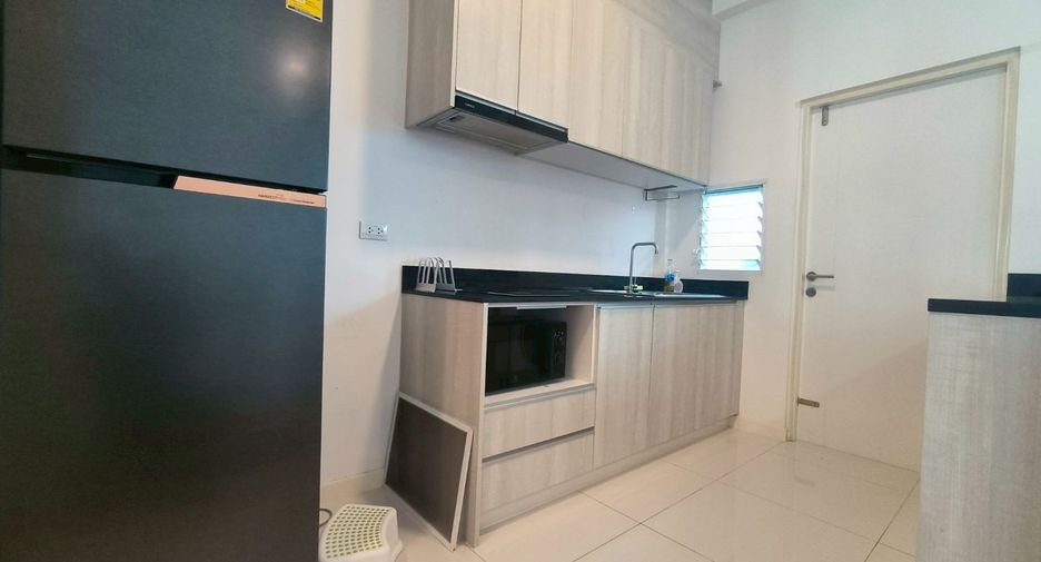For rent 3 bedrooms townhouse in Prawet, Bangkok