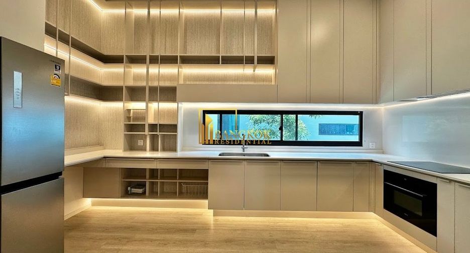 For sale 5 bedrooms house in Saphan Sung, Bangkok