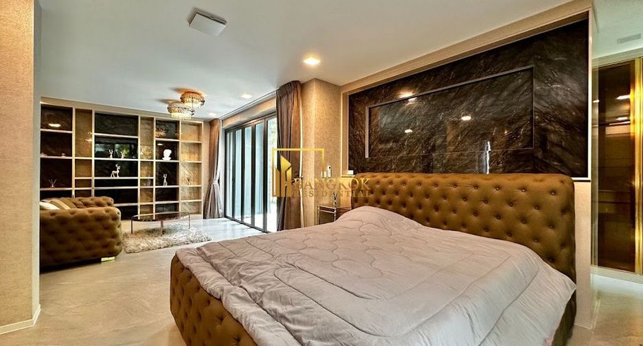 For sale 5 bedrooms house in Saphan Sung, Bangkok