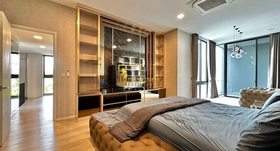 For sale 5 bedrooms house in Saphan Sung, Bangkok