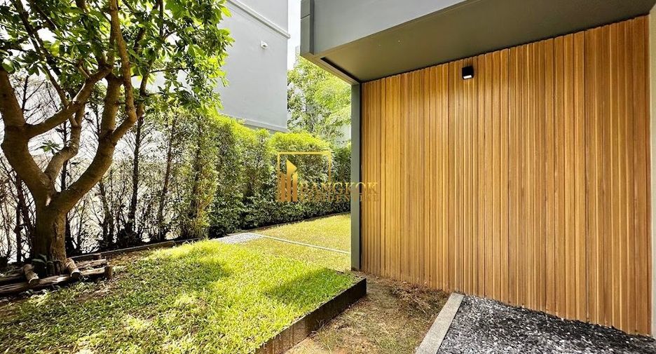 For sale 5 bedrooms house in Saphan Sung, Bangkok