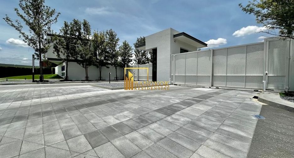 For sale 5 bedrooms house in Saphan Sung, Bangkok