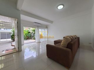 出租 和 出售 3 卧室 独立屋 在 Khlong Toei, 曼谷