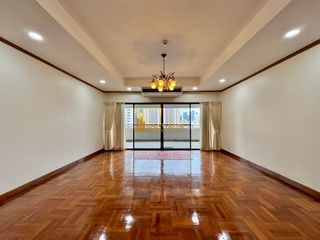 Wohnung zur Miete und zum Kauf mit 3 Zimmer in Watthana, Bangkok