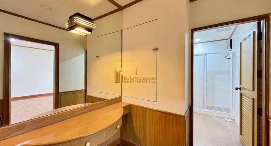 Wohnung zur Miete und zum Kauf mit 3 Zimmer in Watthana, Bangkok