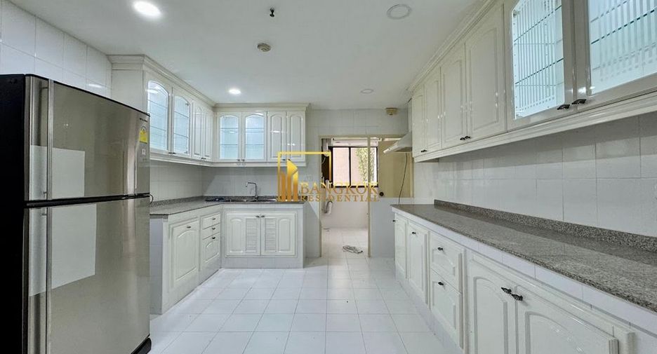 Wohnung zur Miete und zum Kauf mit 3 Zimmer in Watthana, Bangkok