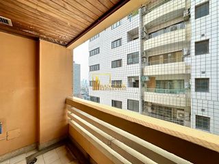 Condo en alquiler y en venta de 4 habitaciones en Watthana, Bangkok