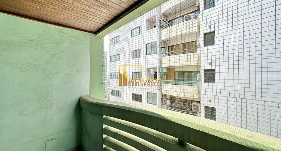 Condo en alquiler y en venta de 4 habitaciones en Watthana, Bangkok
