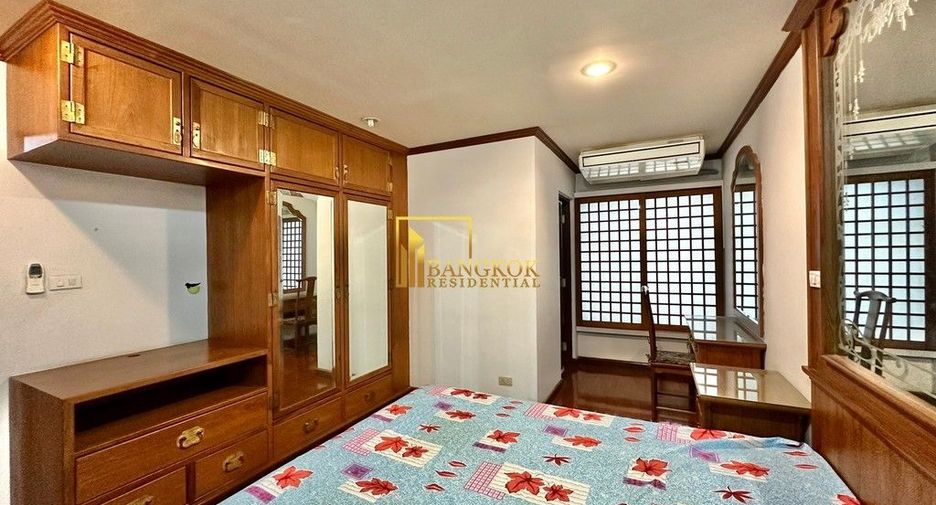 Condo en alquiler y en venta de 4 habitaciones en Watthana, Bangkok