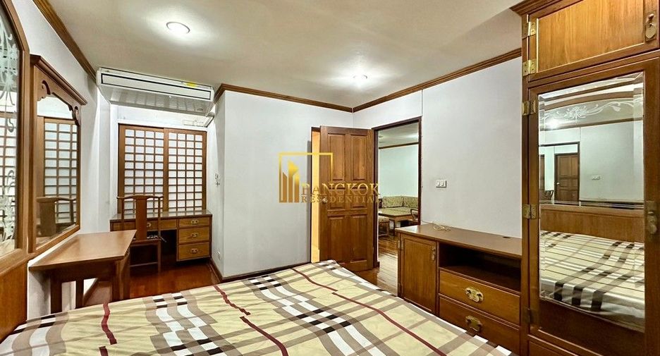 Condo en alquiler y en venta de 4 habitaciones en Watthana, Bangkok