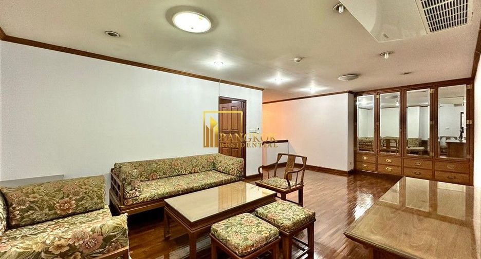 Condo en alquiler y en venta de 4 habitaciones en Watthana, Bangkok