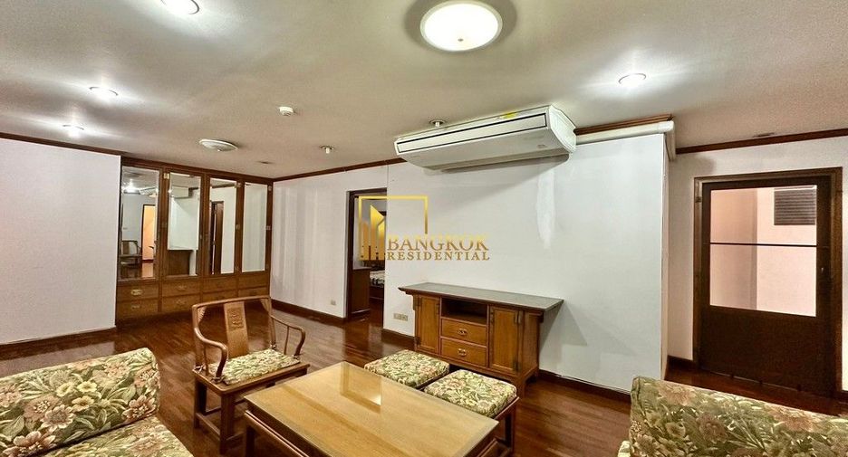 Condo en alquiler y en venta de 4 habitaciones en Watthana, Bangkok