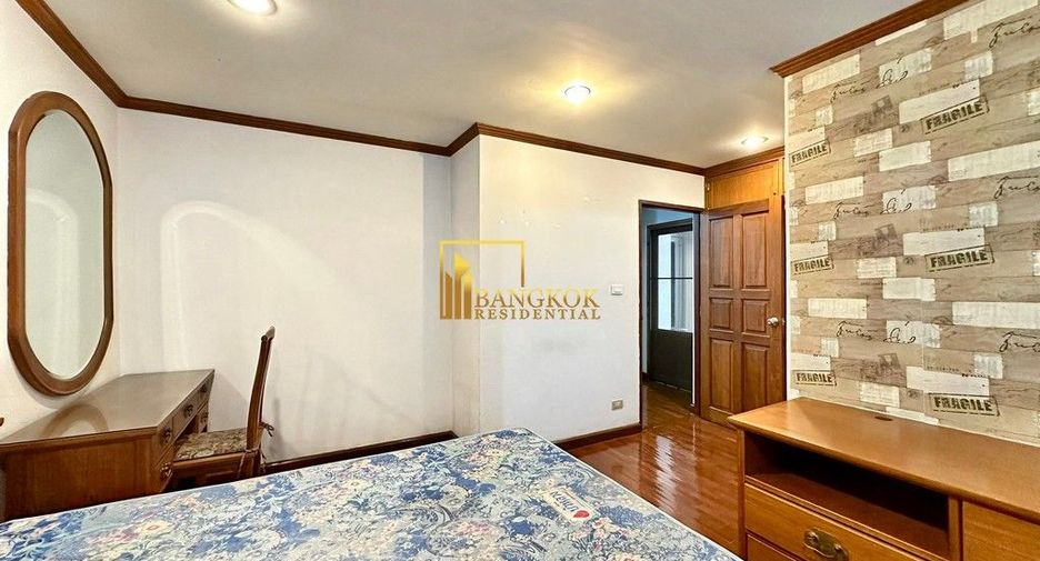 Condo en alquiler y en venta de 4 habitaciones en Watthana, Bangkok