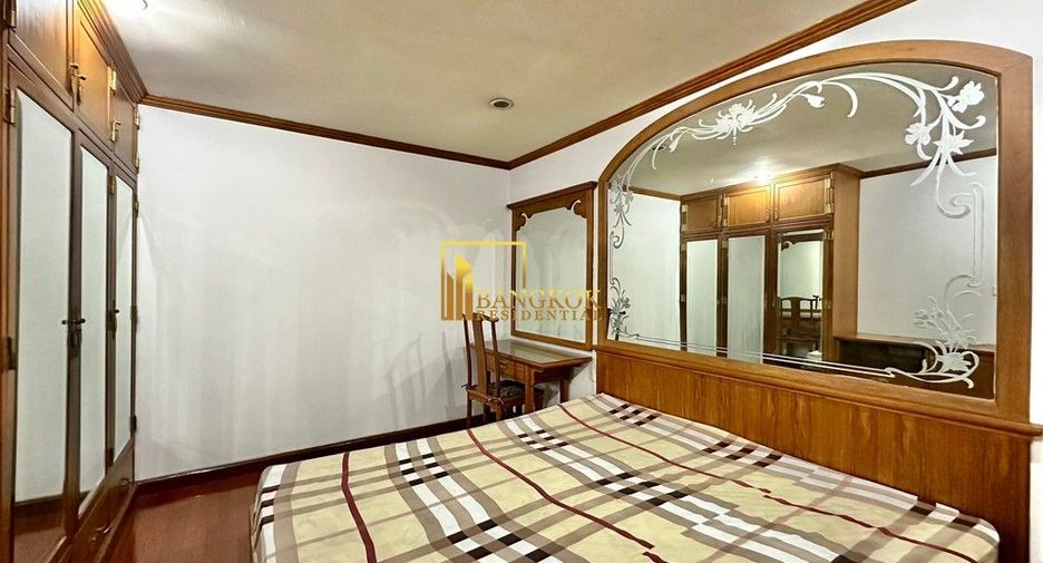 Condo en alquiler y en venta de 4 habitaciones en Watthana, Bangkok