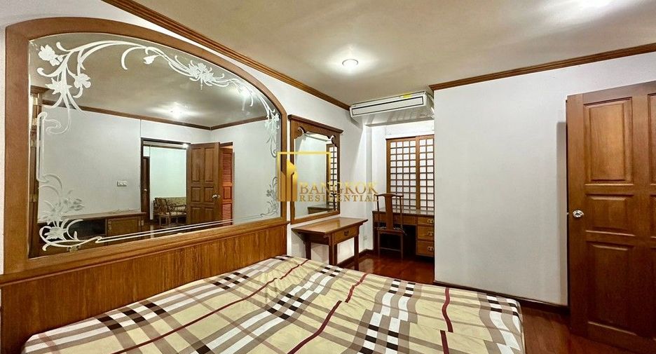 Condo en alquiler y en venta de 4 habitaciones en Watthana, Bangkok