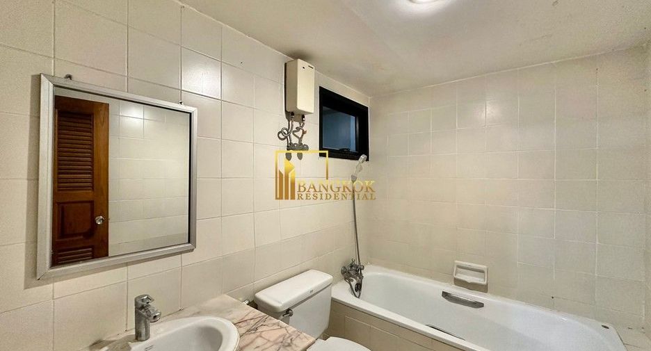 Condo en alquiler y en venta de 4 habitaciones en Watthana, Bangkok