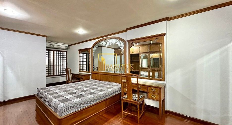Condo en alquiler y en venta de 4 habitaciones en Watthana, Bangkok