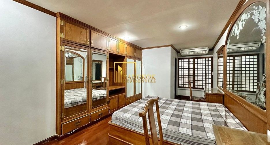 Condo en alquiler y en venta de 4 habitaciones en Watthana, Bangkok
