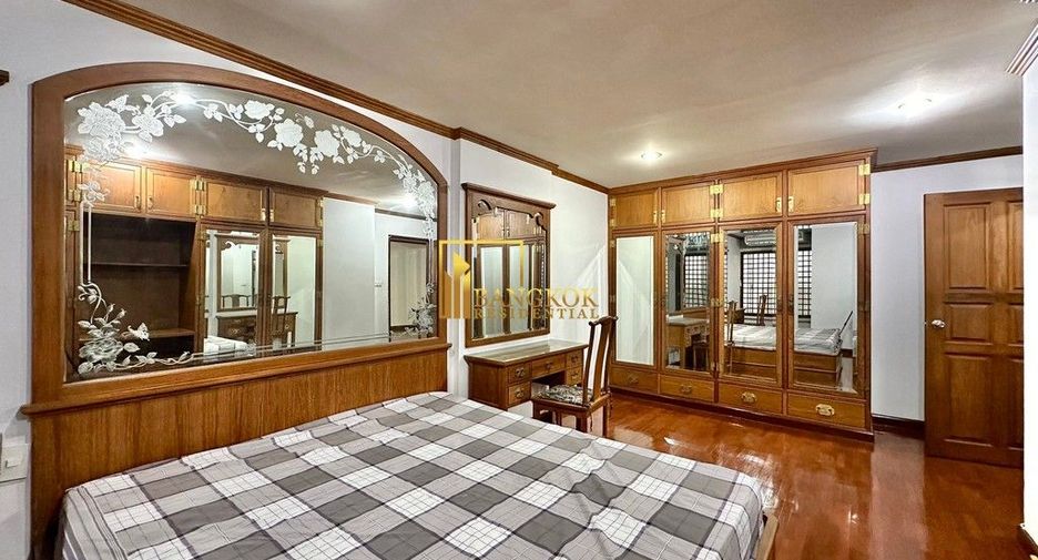 Condo en alquiler y en venta de 4 habitaciones en Watthana, Bangkok