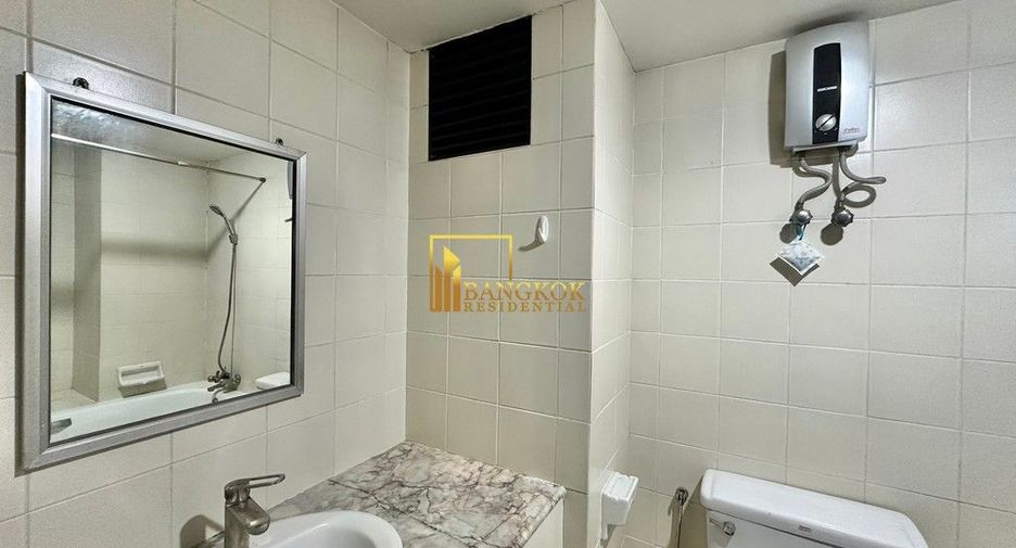 Condo en alquiler y en venta de 4 habitaciones en Watthana, Bangkok