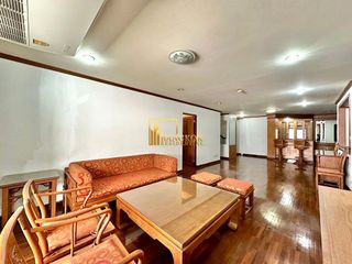 Condo en alquiler y en venta de 4 habitaciones en Watthana, Bangkok