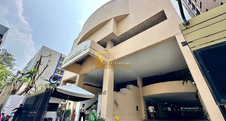 Condo en alquiler y en venta de 4 habitaciones en Watthana, Bangkok