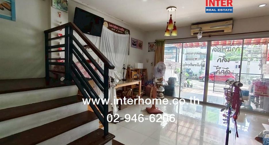 For sale 3 bedrooms townhouse in Nong Khaem, Bangkok
