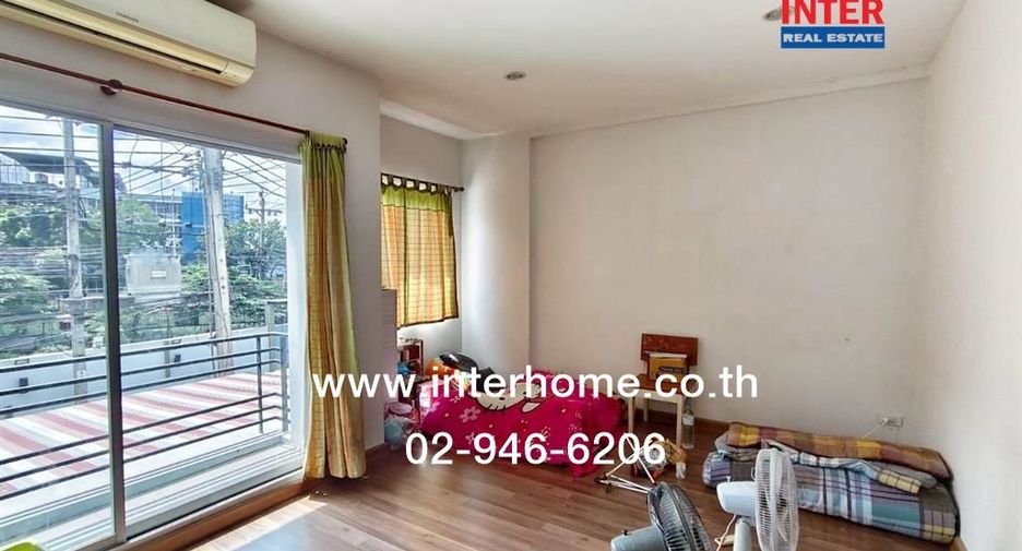 For sale 3 bedrooms townhouse in Nong Khaem, Bangkok