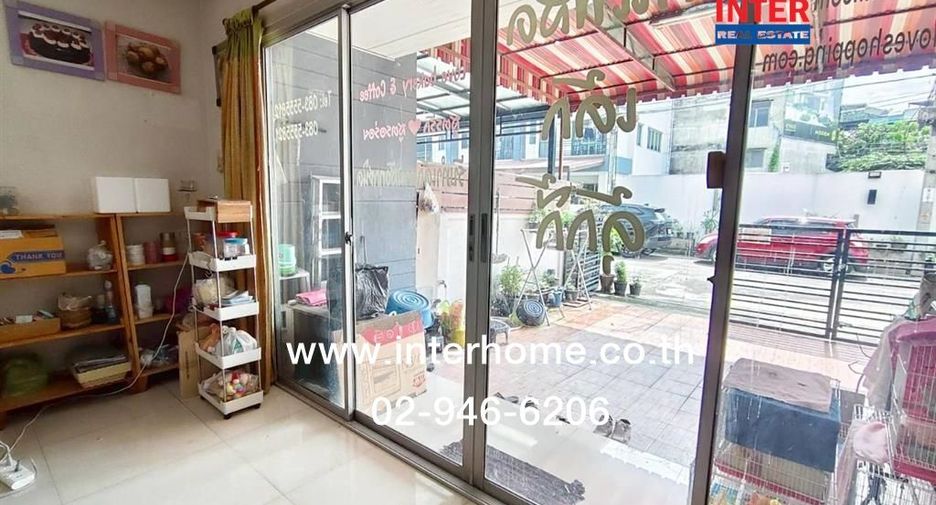 For sale 3 bedrooms townhouse in Nong Khaem, Bangkok