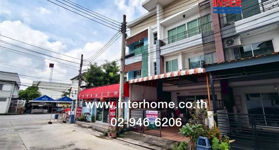For sale 3 bedrooms townhouse in Nong Khaem, Bangkok