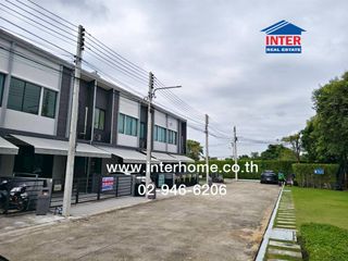 Casa adosada en venta de 3 habitaciones en Mueang Pathum Thani, Pathum Thani