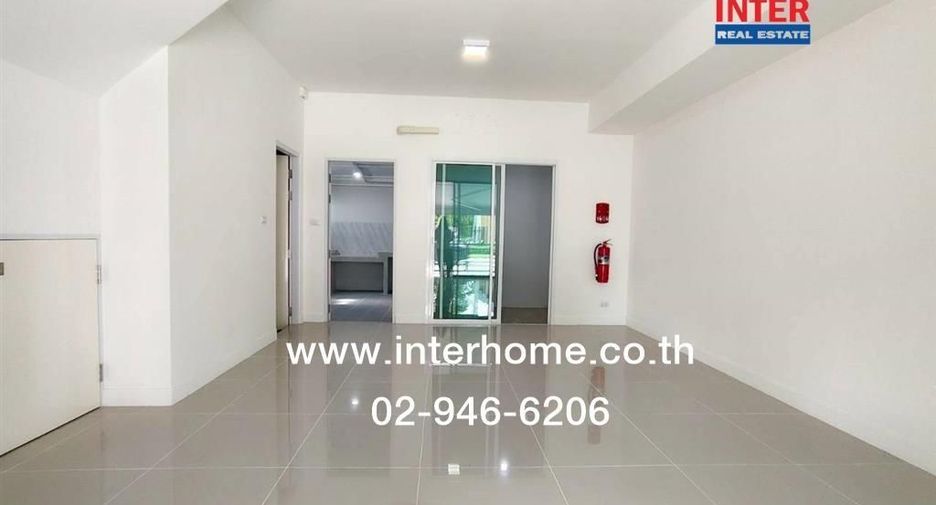 À vendre 3 chambres maison de ville à Mueang Pathum Thani, Pathum Thani