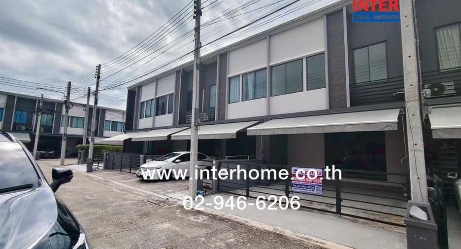 À vendre 3 chambres maison de ville à Mueang Pathum Thani, Pathum Thani