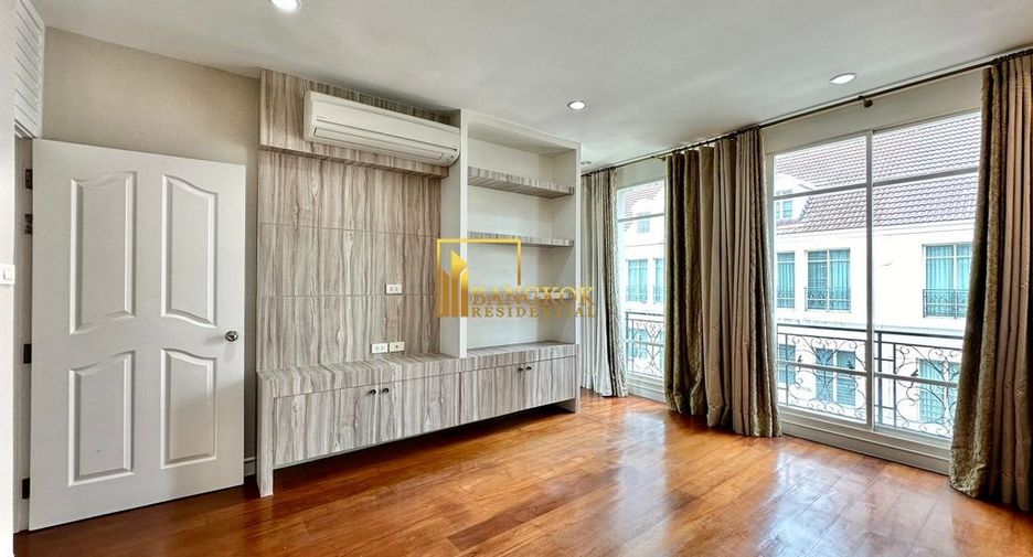 À louer et à vendre 4 chambres maison à Watthana, Bangkok