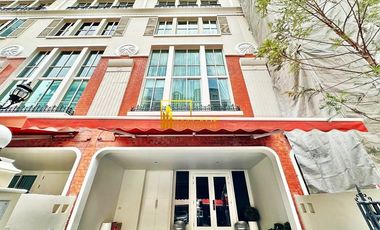 Haus zur Miete und zum Kauf mit 4 Zimmer in Watthana, Bangkok