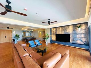 Condo en alquiler y en venta de 4 habitaciones en Watthana, Bangkok