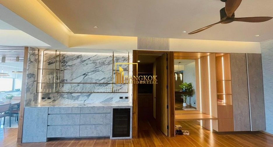 Condo en alquiler y en venta de 4 habitaciones en Watthana, Bangkok