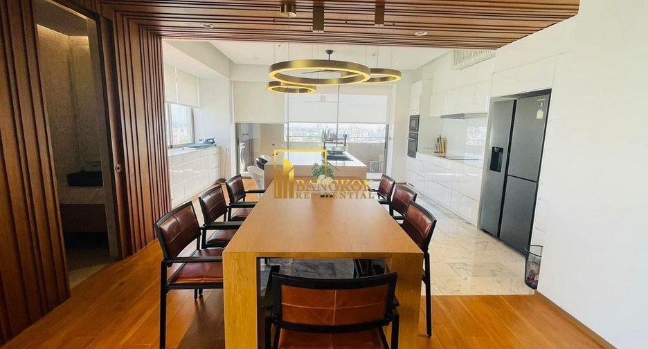 Condo en alquiler y en venta de 4 habitaciones en Watthana, Bangkok