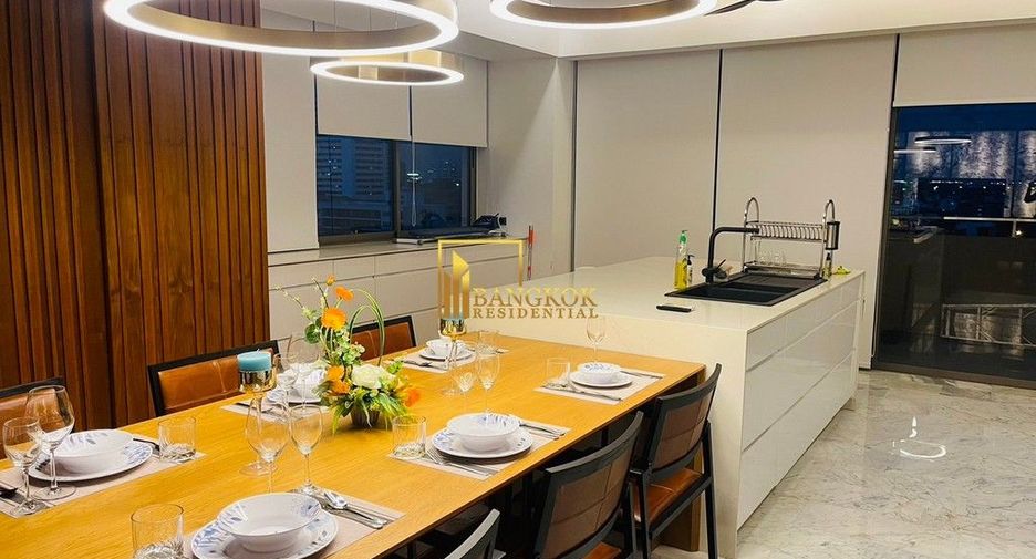 Condo en alquiler y en venta de 4 habitaciones en Watthana, Bangkok