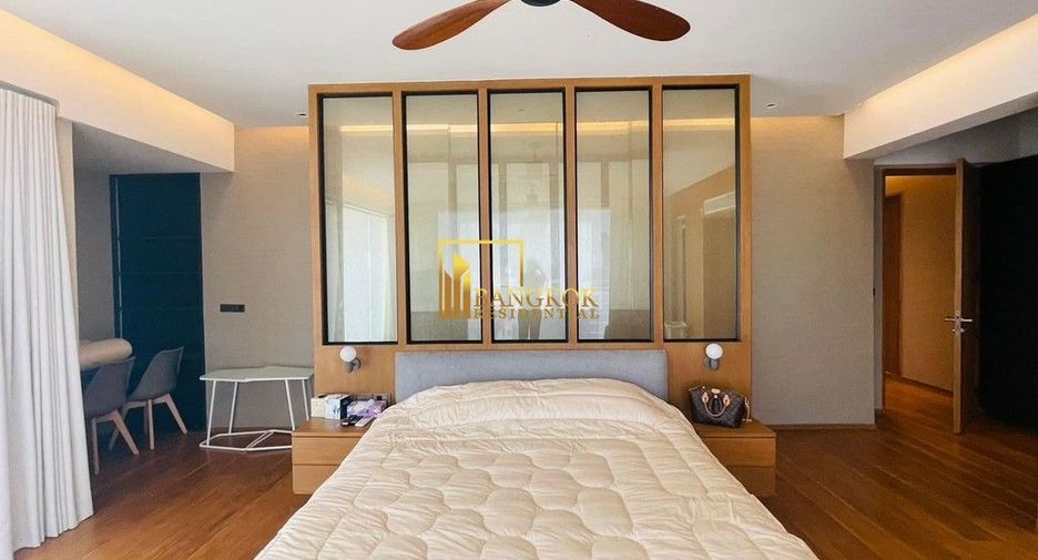 Condo en alquiler y en venta de 4 habitaciones en Watthana, Bangkok