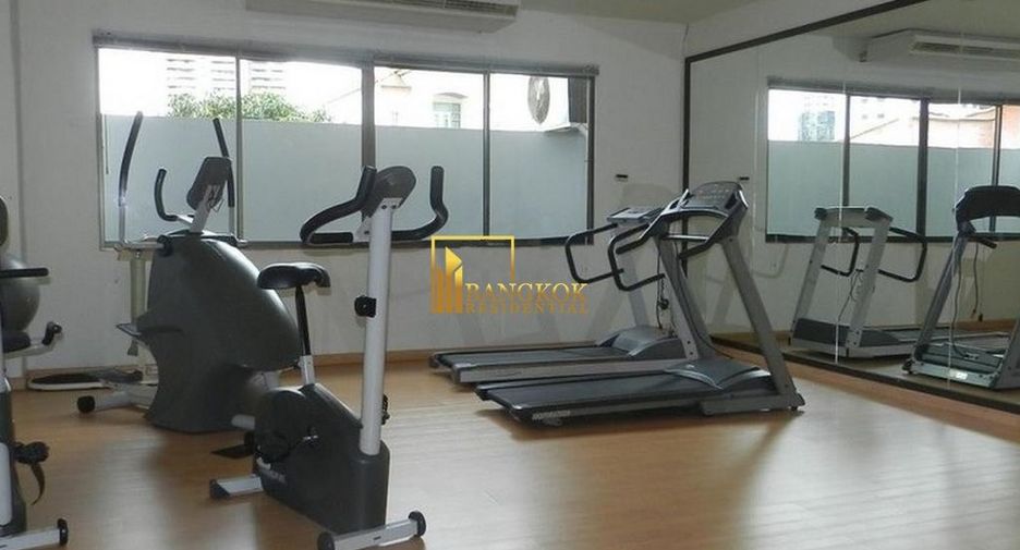 Condo en alquiler y en venta de 4 habitaciones en Watthana, Bangkok