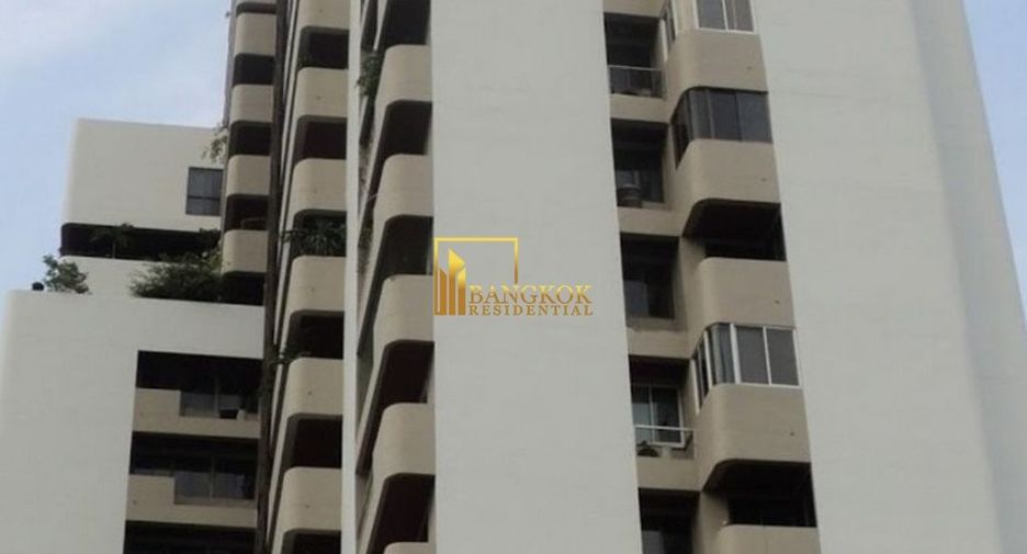 Condo en alquiler y en venta de 4 habitaciones en Watthana, Bangkok