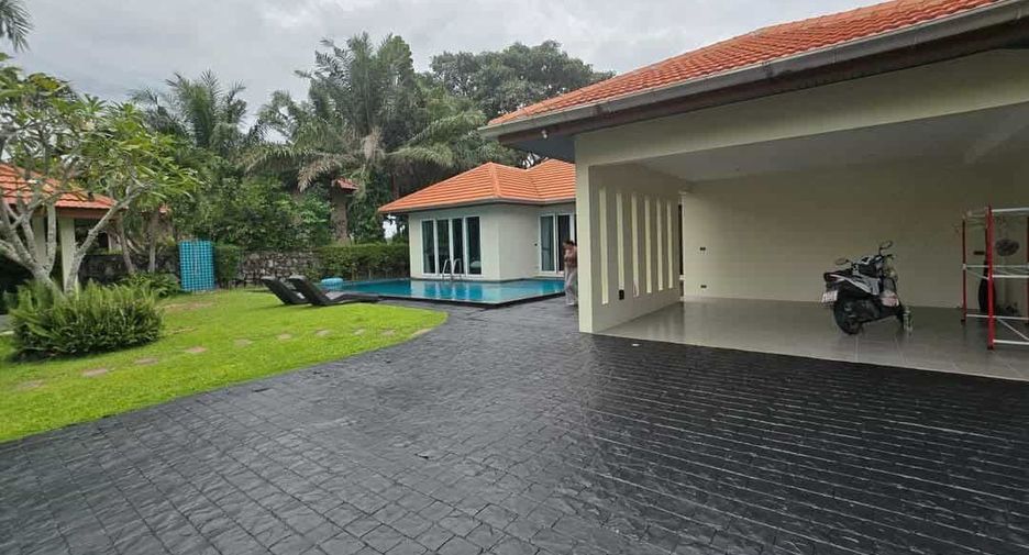 For rent 4 bedrooms house in Bang Lamung, Chonburi