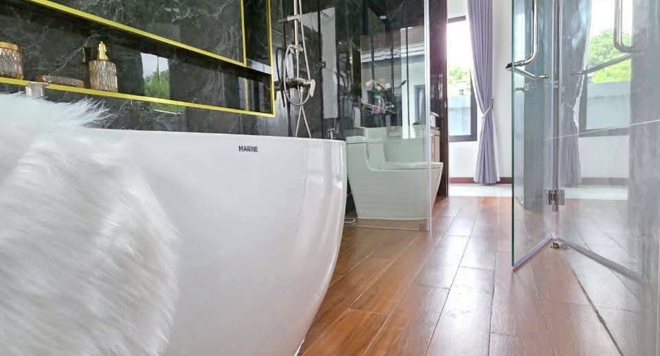 For sale 3 bedrooms villa in Bang Lamung, Chonburi