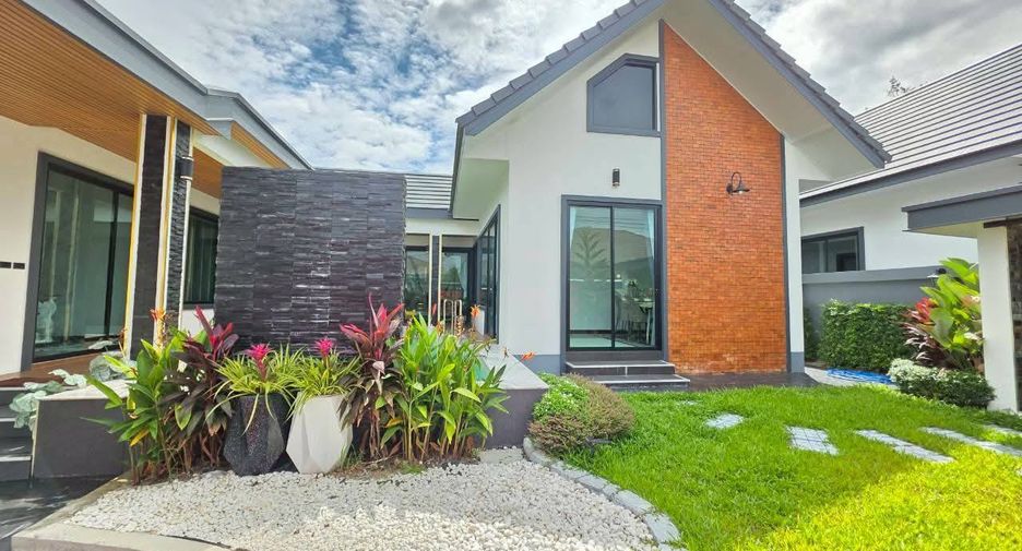 For sale 3 bedrooms villa in Bang Lamung, Chonburi