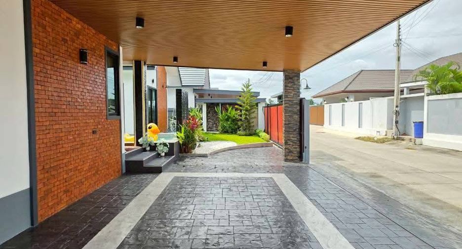 For sale 3 bedrooms villa in Bang Lamung, Chonburi