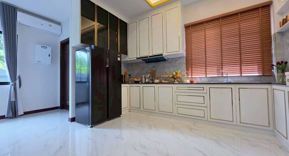 For sale 3 bedrooms villa in Bang Lamung, Chonburi