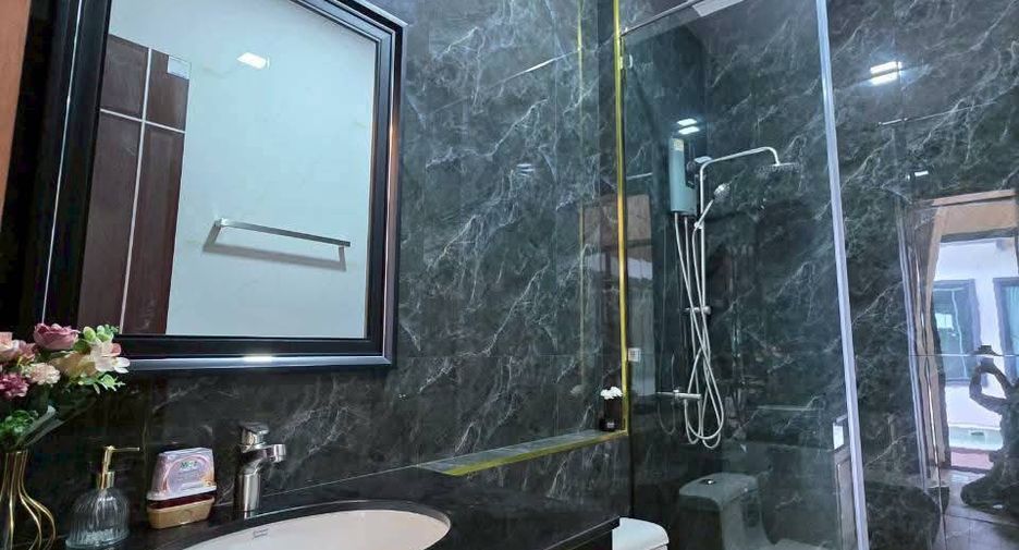 For sale 3 bedrooms villa in Bang Lamung, Chonburi