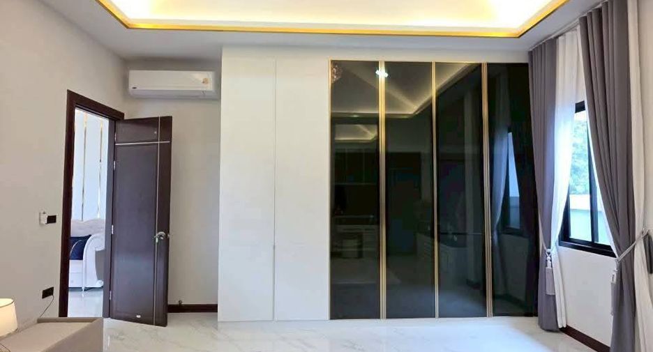 For sale 3 bedrooms villa in Bang Lamung, Chonburi